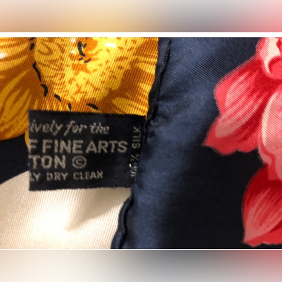 Museum of Fine Arts Boston 100%Pure Silk Scarf Floral 34” x 34” Lily Hortencia - Picture 14 of 14